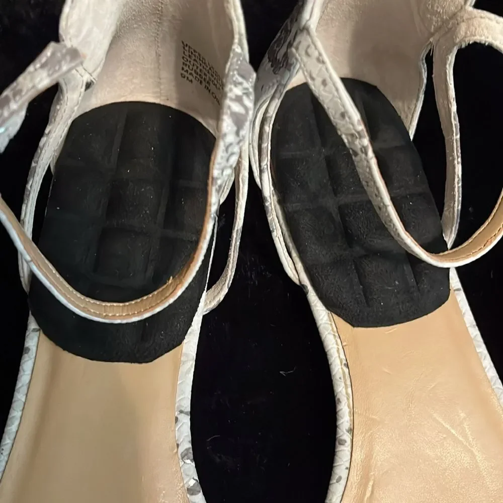Banana Republic Elegant Snakeskin Sandals